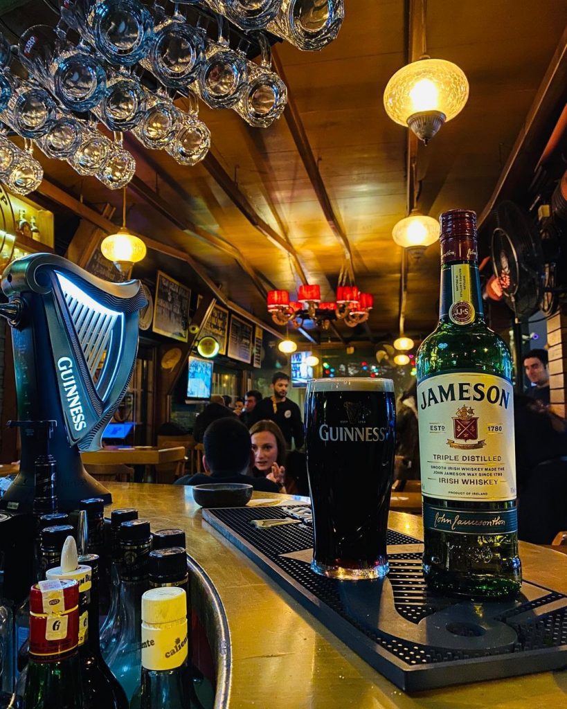 The Harp Irish Pub