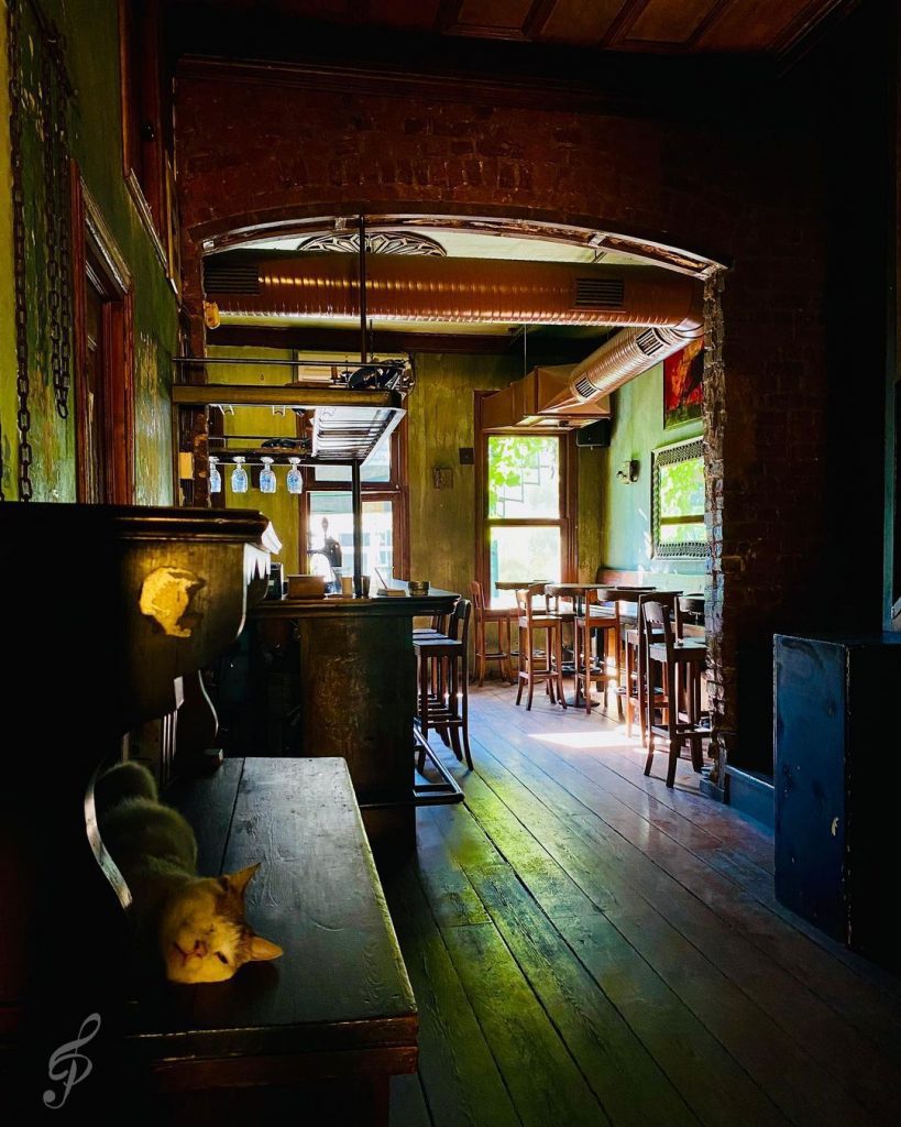 Karga Bar