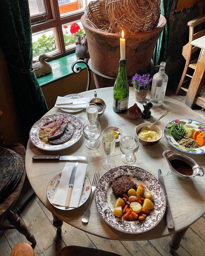 Maggie Jones Restaurant