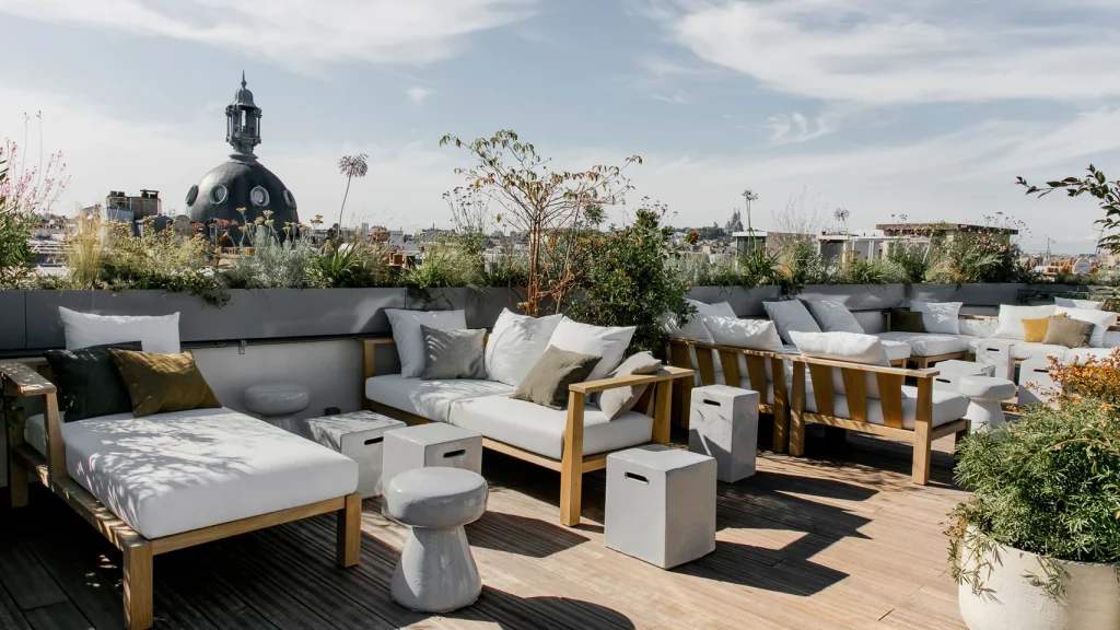Hotel National Des Arts et Metiers Rooftop Bar