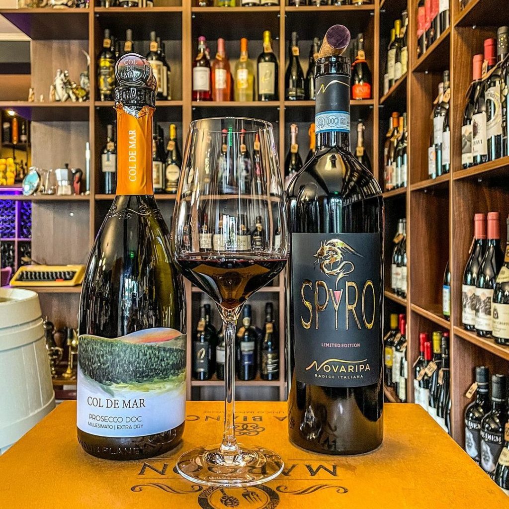 Grapes - The wine bar