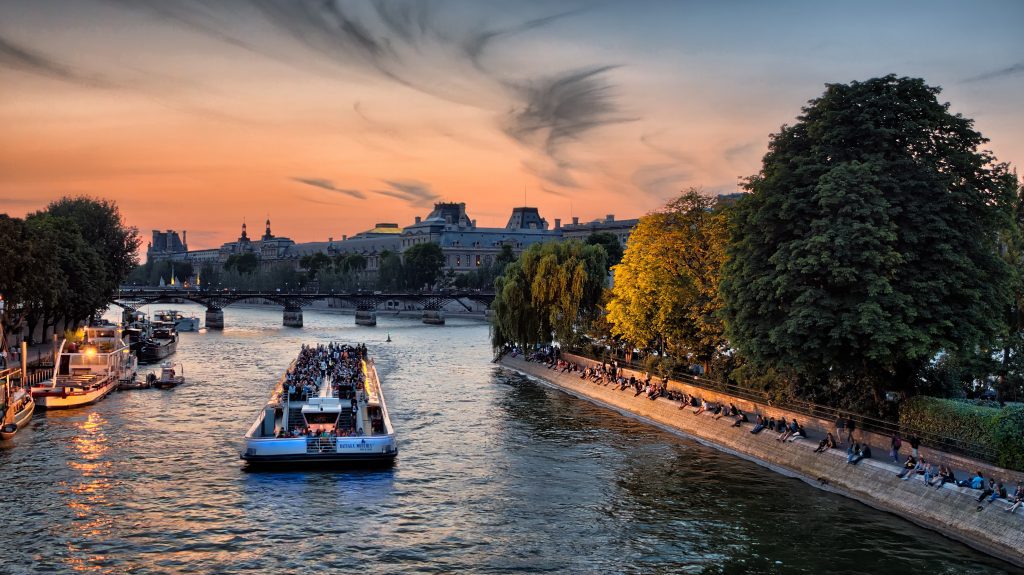 Boat cruise up and down the Seine