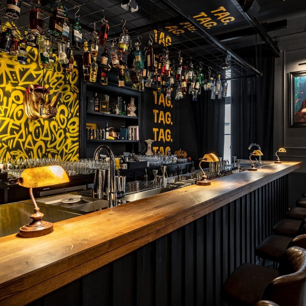 TAG cocktail bar