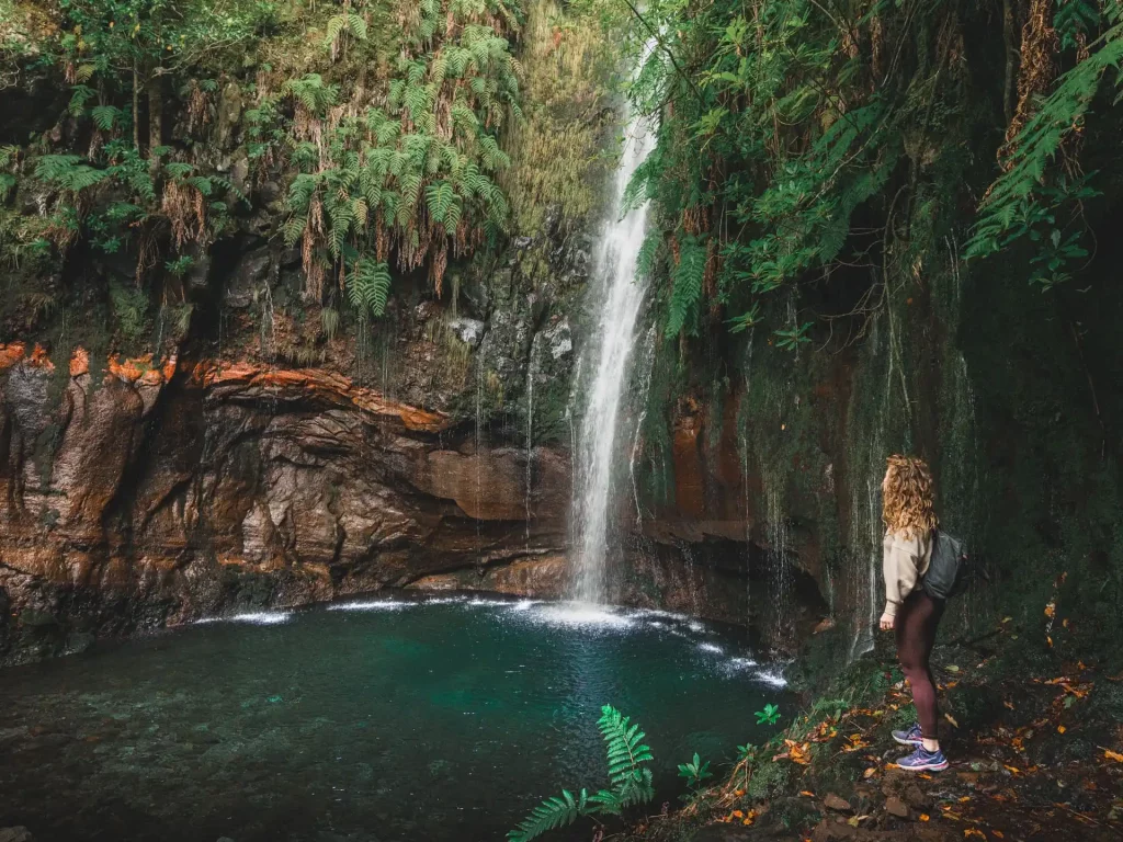 A beautiful natural scene: 25 Fontes Falls