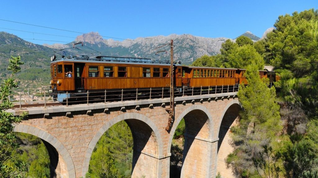 Take the train to Soller