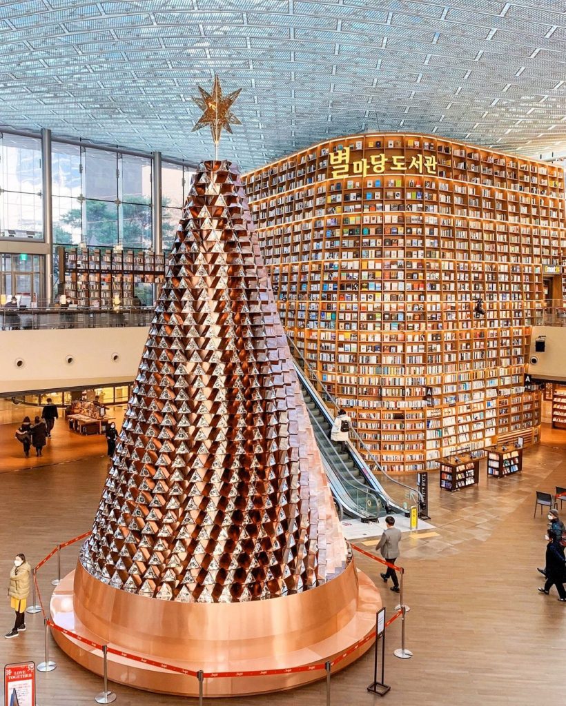 Starfield Library, Seul, South Korea  - The Top 20 Magic Bookshops Around the World