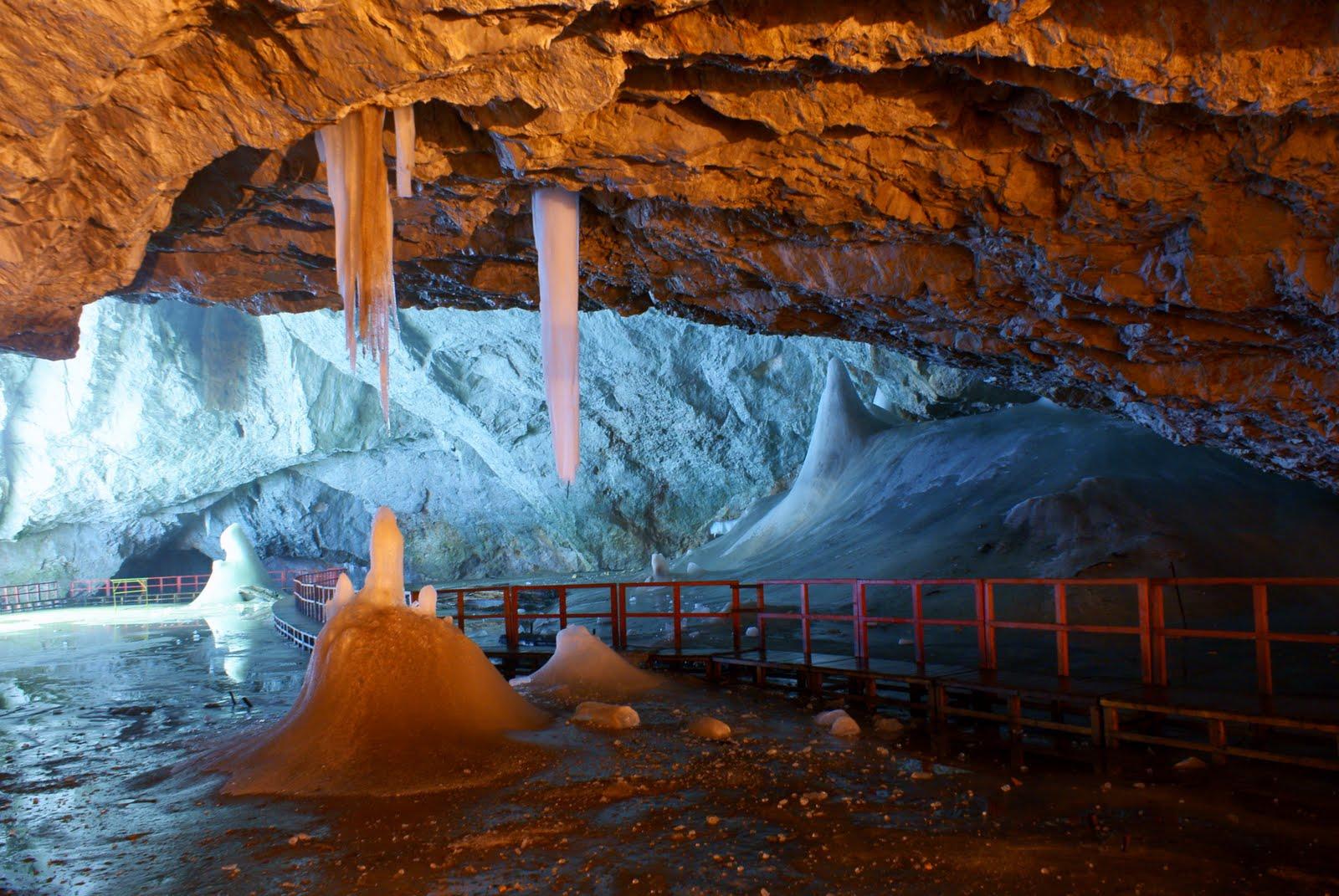 Scărișoara Ice Cave