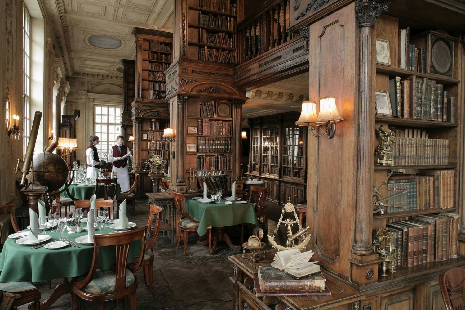 <strong></noscript>Top 15 Best Book Cafes Around the Word: A Comprehensive Guide</strong>
