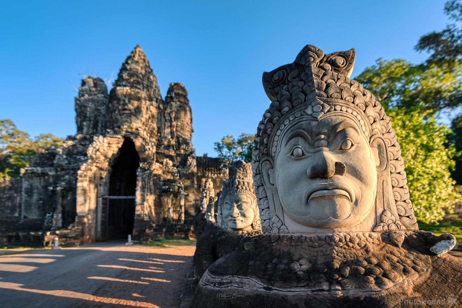 Tonle Om Gate (Southern Gate) - Can't-Miss Attractions in Cambodia