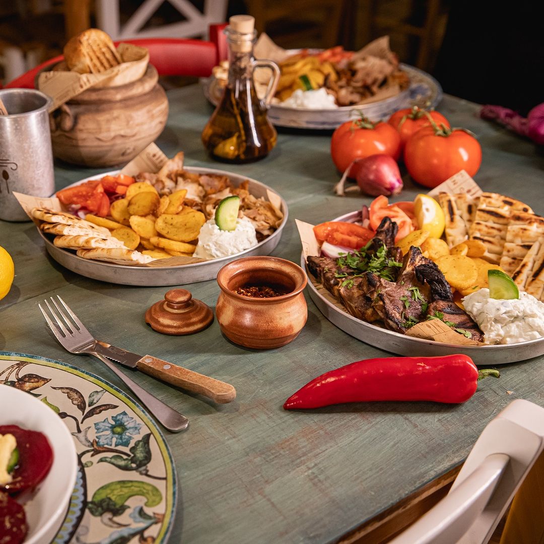 Nikos Greek Taverna - 20 Must-Visit Restaurants in Constanta