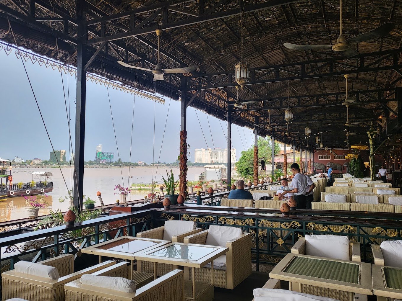 Titanic Restaurant - Cambodia's 20 Best Restaurants 