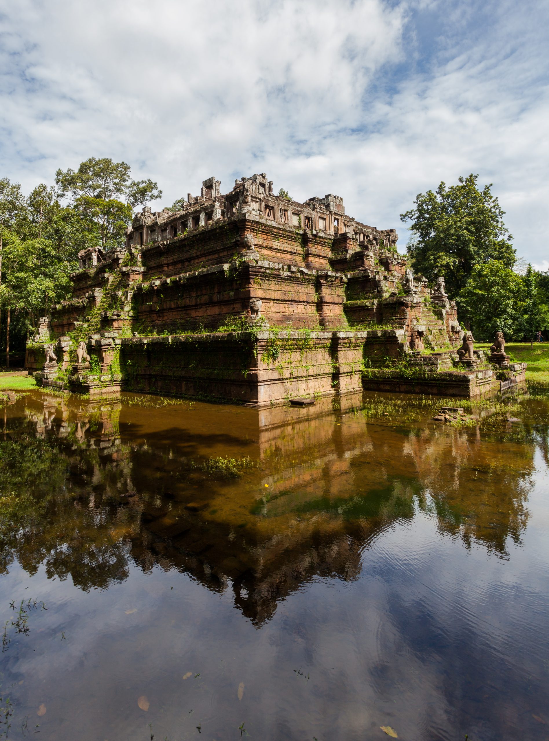Phimeanakas Temple - Best 15 Temples in Cambodia