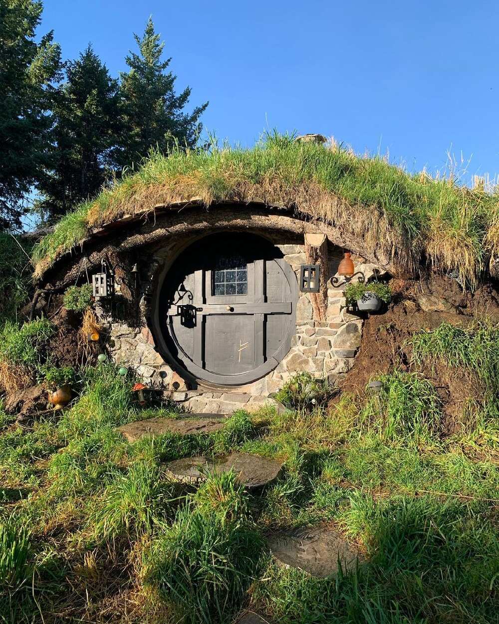 Top 10 Impressive Hobbit Homes To Visit Around The World
