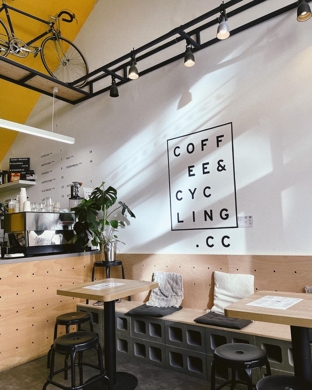 Spițe: Coffee & Cycling - 10 Best Specialty Coffee Shops in Oradea