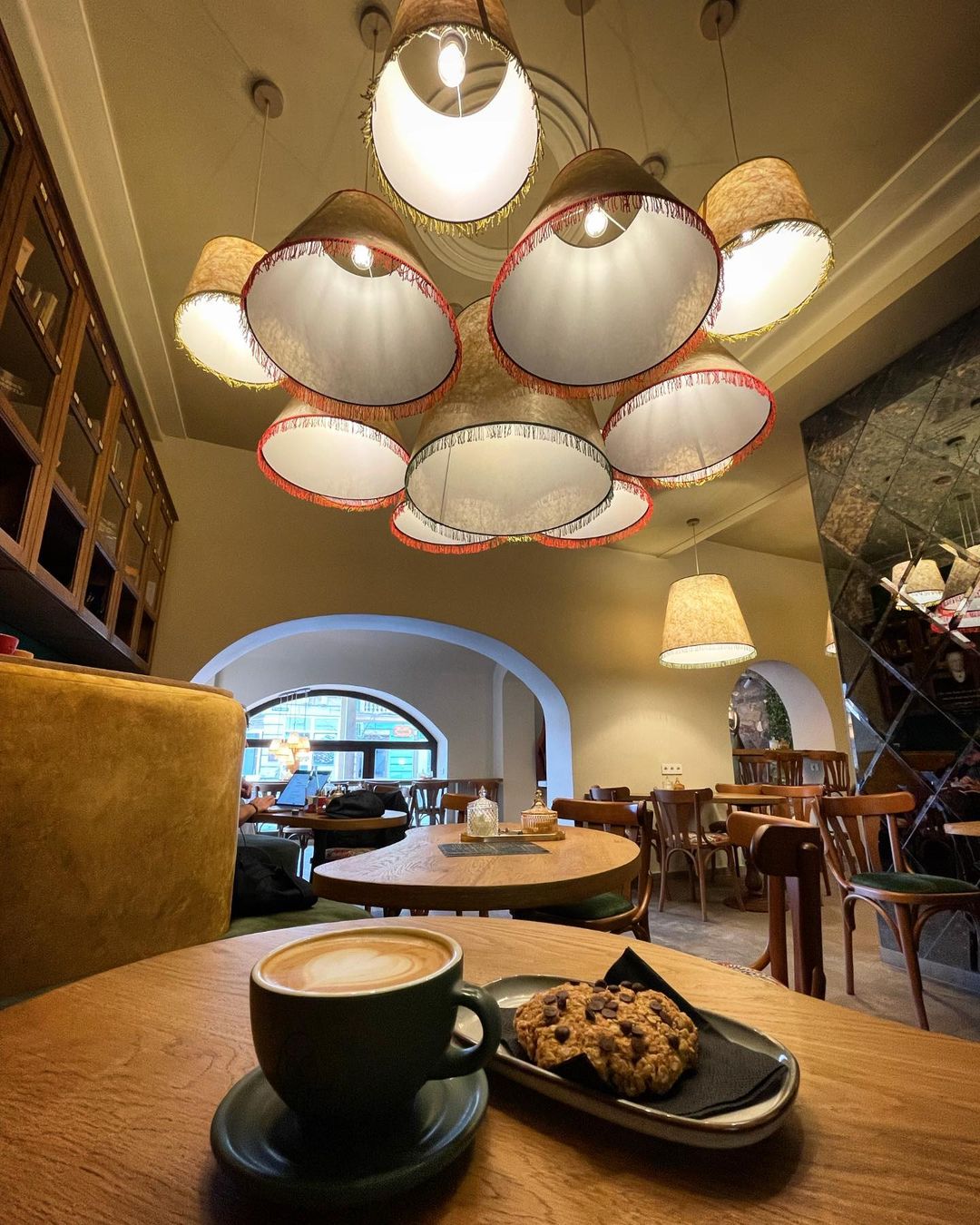 Shakespeare Coffee & Poetry - 10 Work-Friendly Spots in Brasov