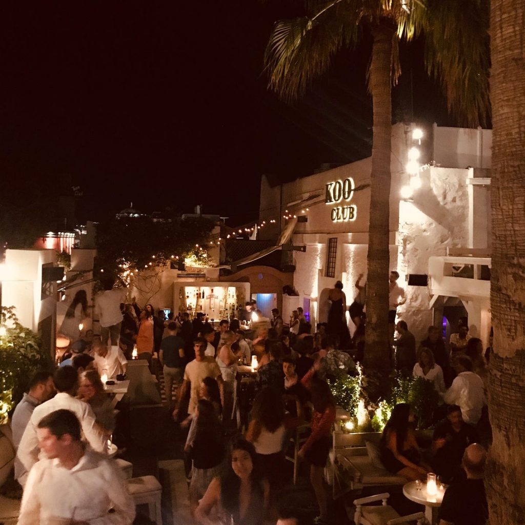 Koo Club in Santorini, Fira Town