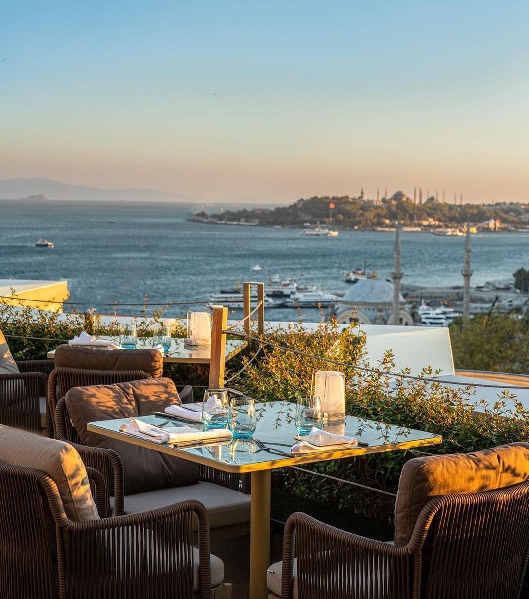 16 ROOF at Swissotel Istanbul - Best Restaurants with Bosphorus View