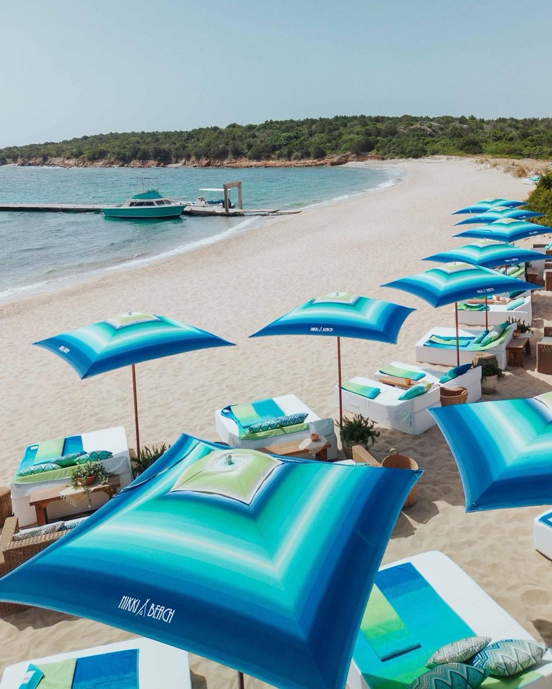 Amazing setting of blue umbrellas on Nikki Beach Costa Smeralda - Sardinia - Top 10 Beach Bars