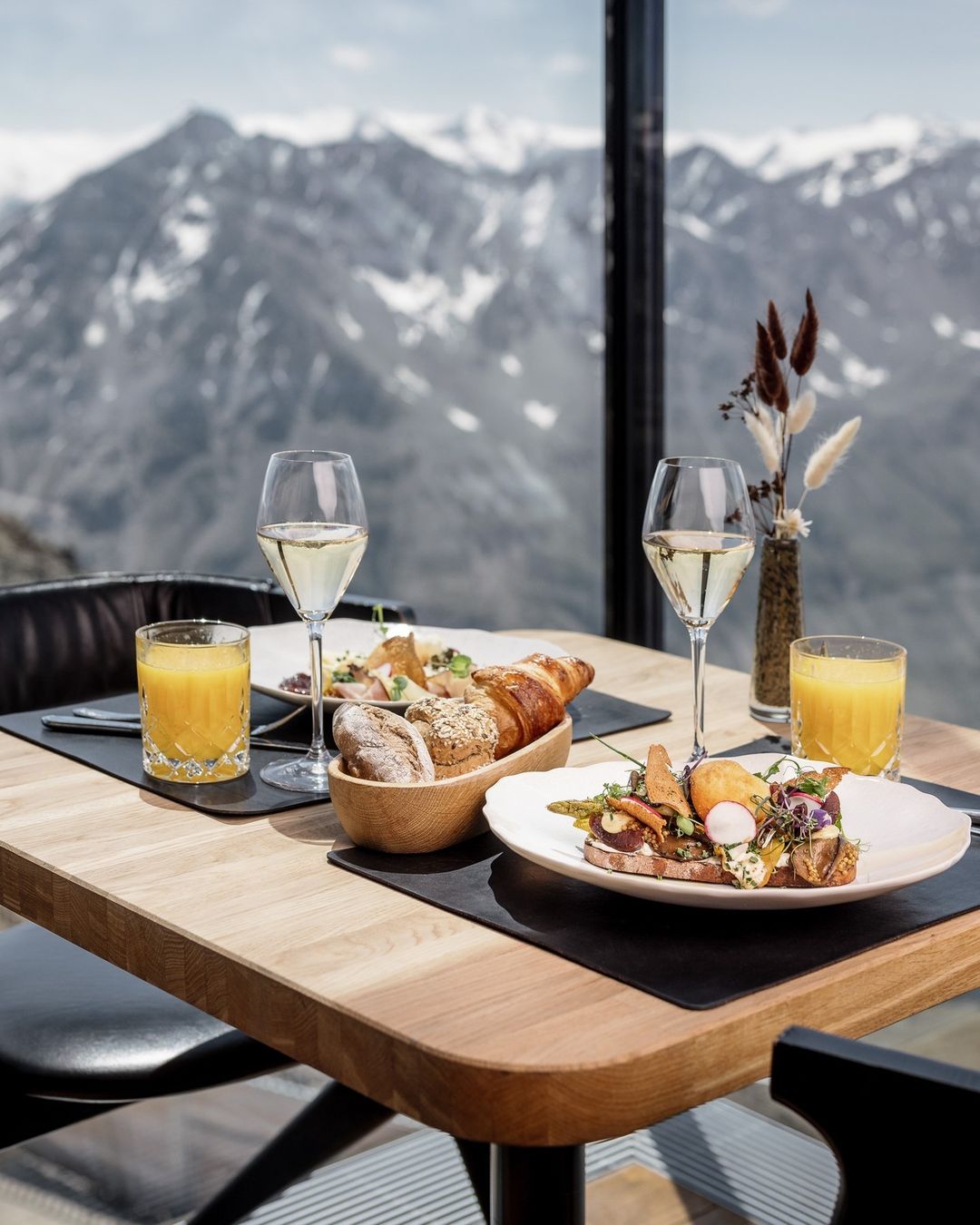 Culinary highlights of Chef de Cuisine Klaus Holzer at Ice Q at 3,000 m sea level in Sölden - Europe's 20 Best Outdoor Restaurants