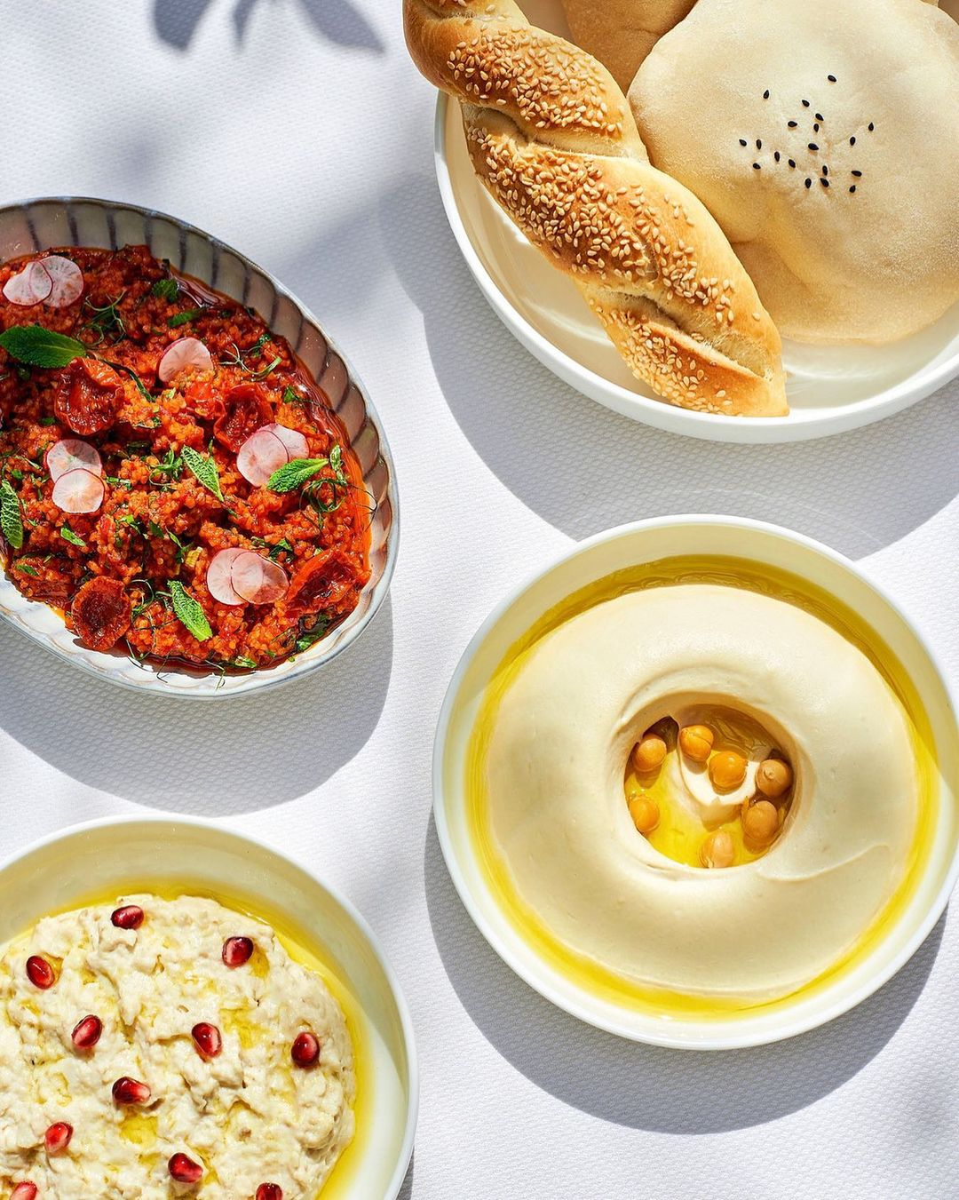 Let yourself be delighted by Em Sherif Monte-Carlo traditional and elevated mezze selection
