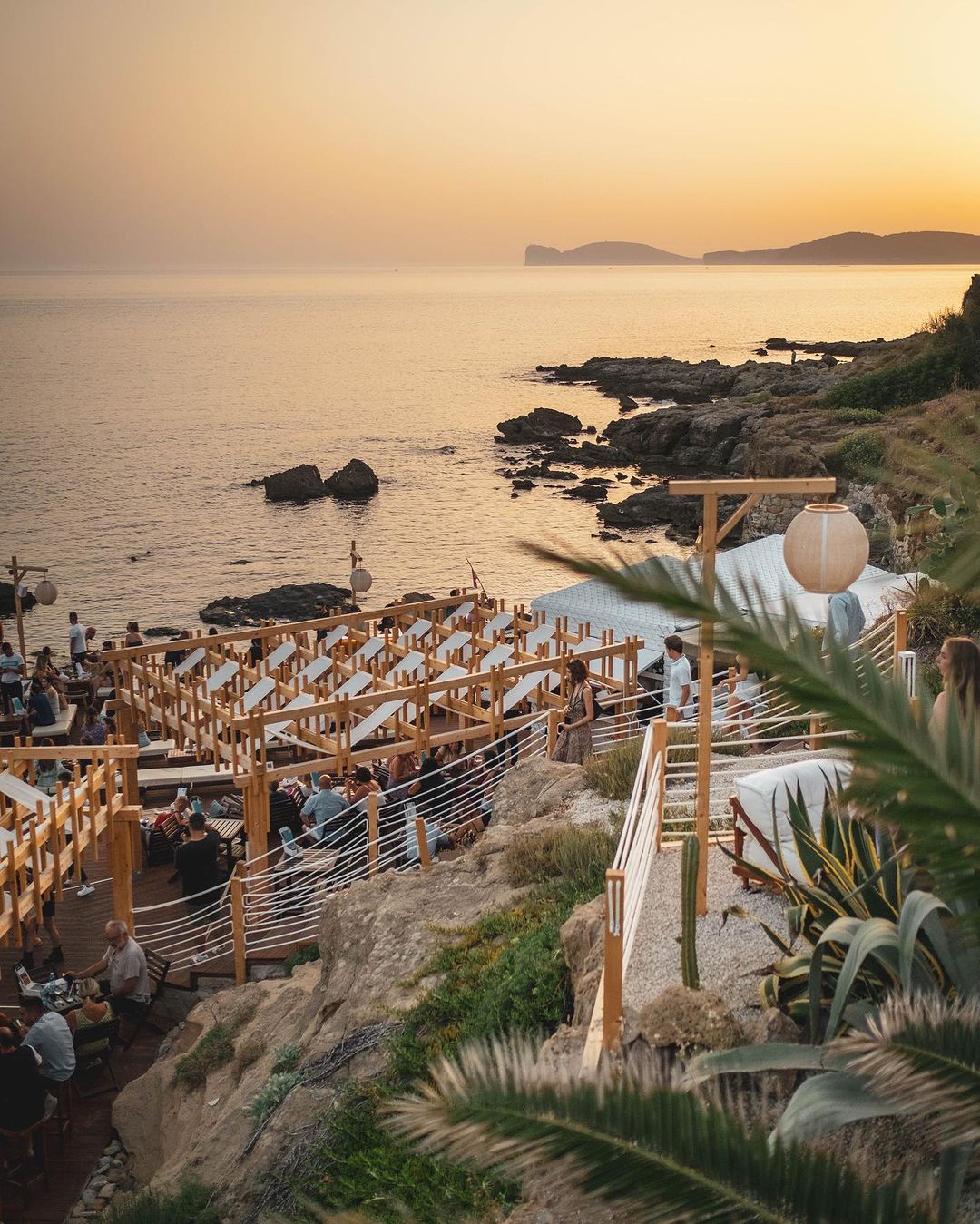 Riservato Beach Bar is the ideal place to enjoy a breathtaking sunset overlooking the sea