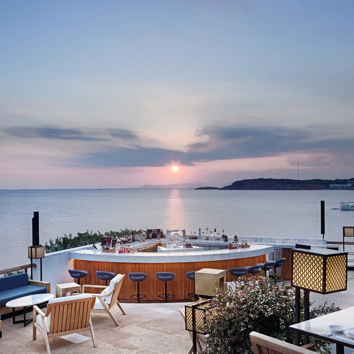 The Matsuhisa experience returns to the iconic veranda, giving you back the magnificent Athens Riviera sunsets