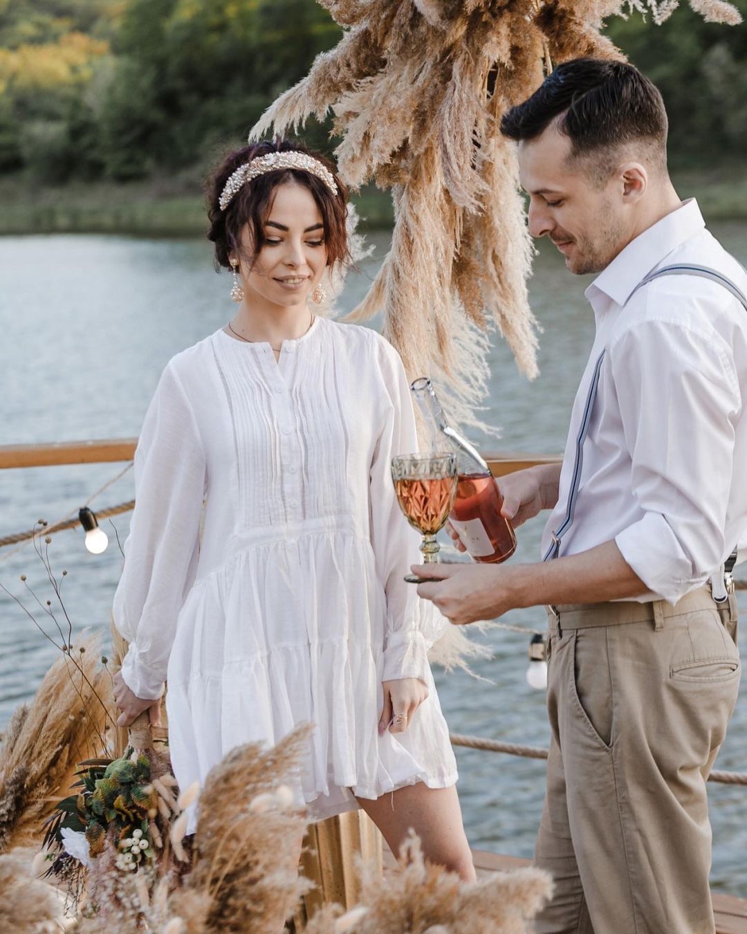 Special wedding moments on the picturesque wharf of Poiana Winery - Moldovan Wine-Country Retreats