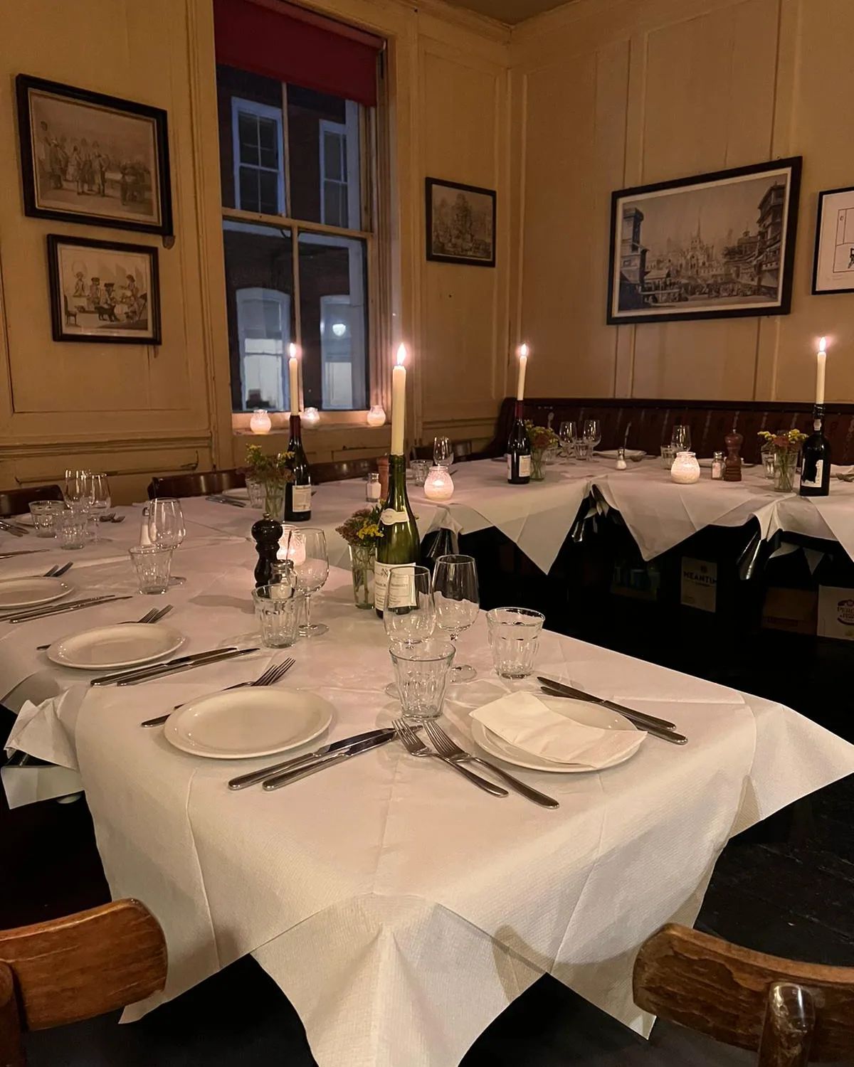 Private dining room at Andrew Edmunds - Warm and Cozy Restaurants in London